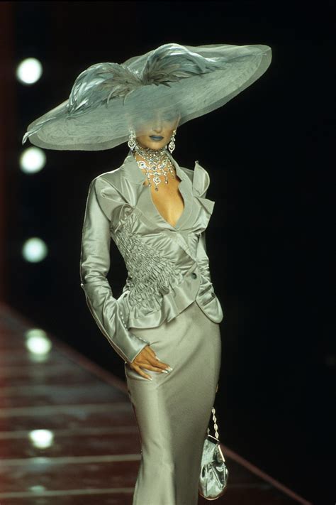 christian dior fw 2000|Christian Dior runway 2000.